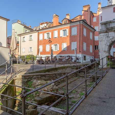 Casa Vacanze Penelope In Centro Storico ترييستي المظهر الخارجي الصورة
