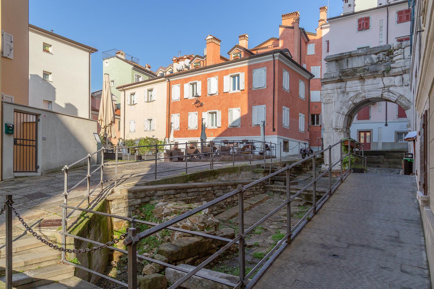 Casa Vacanze Penelope In Centro Storico ترييستي المظهر الخارجي الصورة