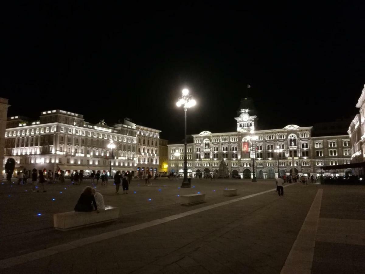 Casa Vacanze Penelope In Centro Storico ترييستي المظهر الخارجي الصورة